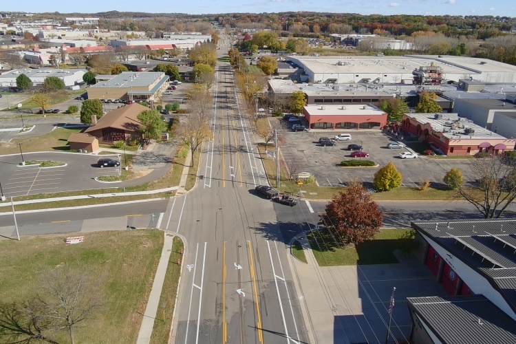 Lien Rd looking East – New road markings with a center turn lane & buffered bike lanes